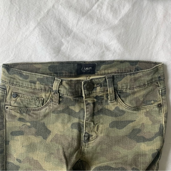 KRISTA SUPER SKINNY CROP in Camo | HUDSON Jeans - Picture 2 of 7